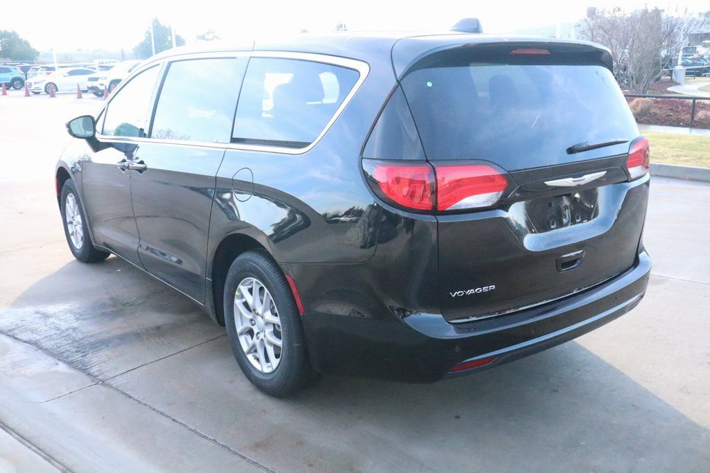 New 2026 Chrysler Voyager LX image 23