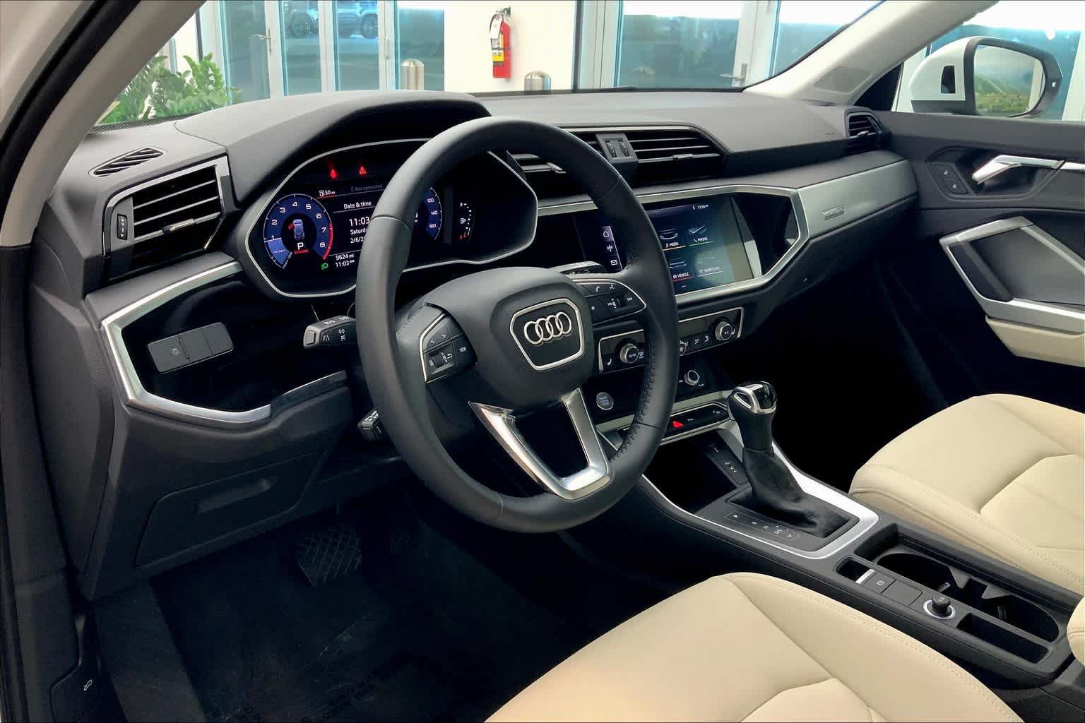 Used 2020 Audi Q3 2.0T Premium w/ Convenience Package AWD/4WD image 18