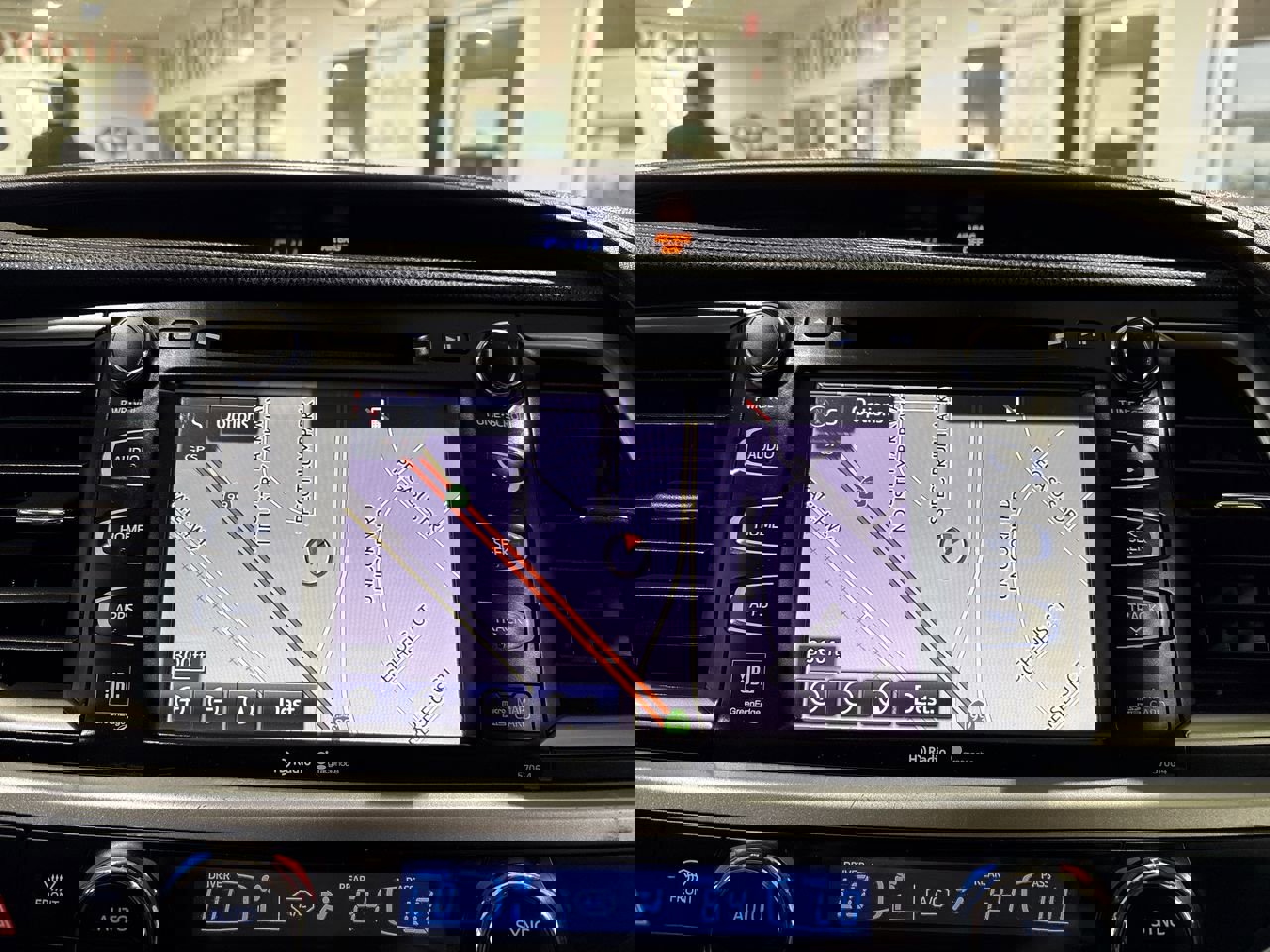 Used 2015 Toyota Highlander Limited image 19