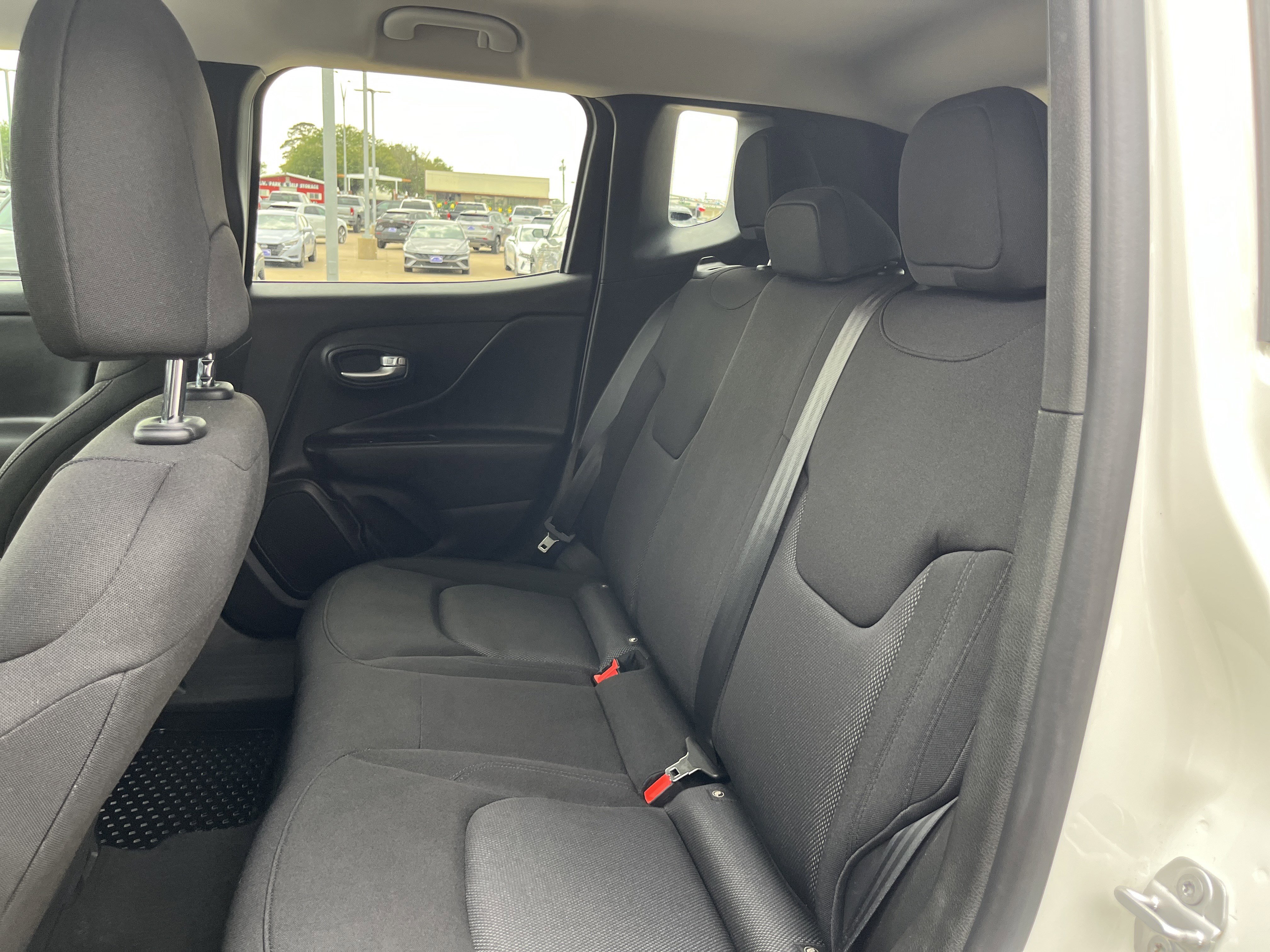 Used 2023 Jeep Renegade Latitude AWD/4WD image 13