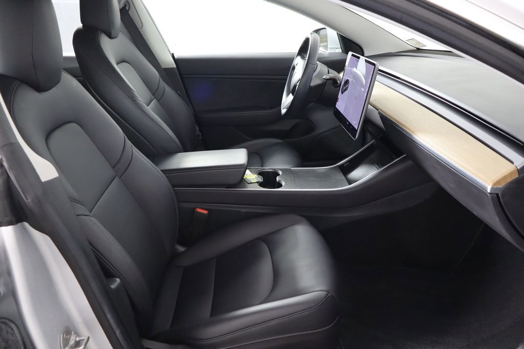 Used 2018 Tesla Model 3 Long Range image 17