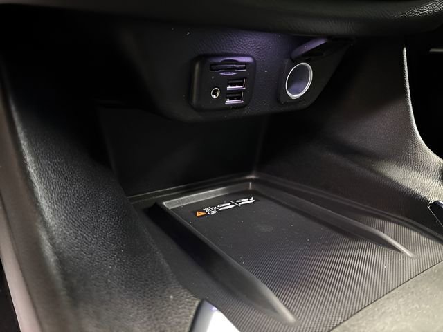 Used 2023 Chevrolet Traverse RS image 31