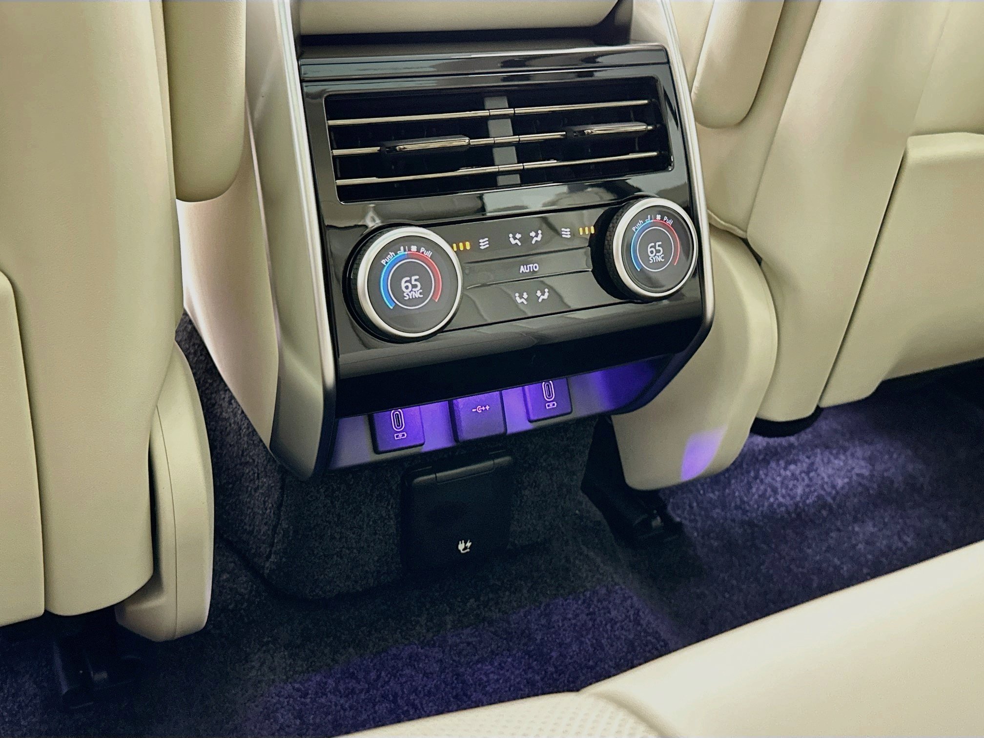 New 2027 Land Rover Range Rover SE AWD/4WD image 23