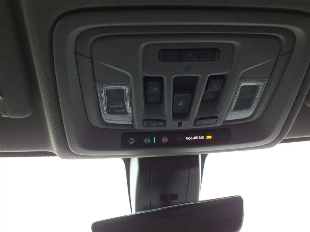 Used 2023 GMC Sierra 2500 Denali w/ Denali Black Diamond Edition image 24