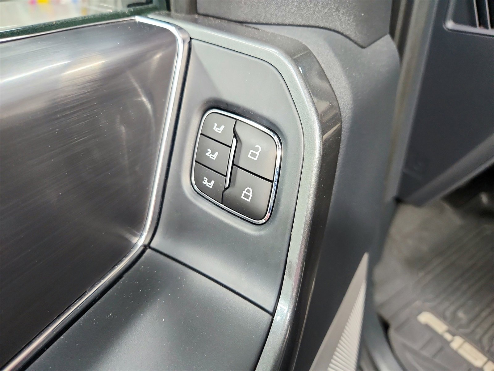 Used 2023 Ford F150 Lariat image 21