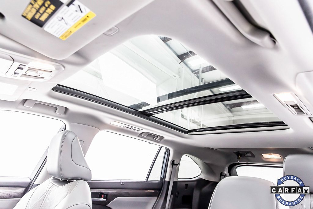 Used 2023 Toyota Highlander Platinum image 14