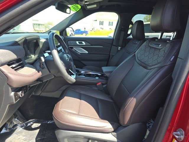 Used 2025 Ford Explorer Platinum w/ LUX Leather Package AWD/4WD image 10