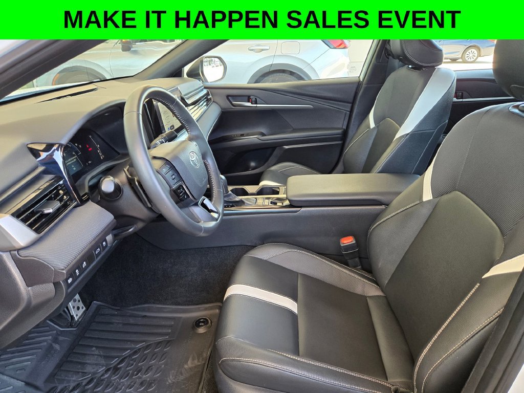 Used 2025 Toyota Camry SE FWD image 9