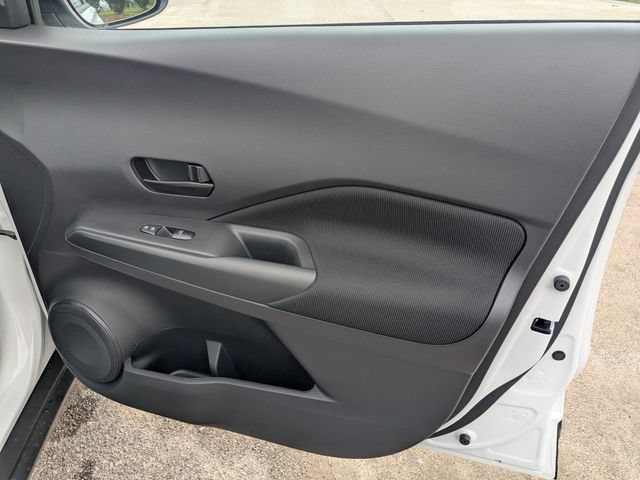 New 2025 Nissan Kicks Play S FWD image 31