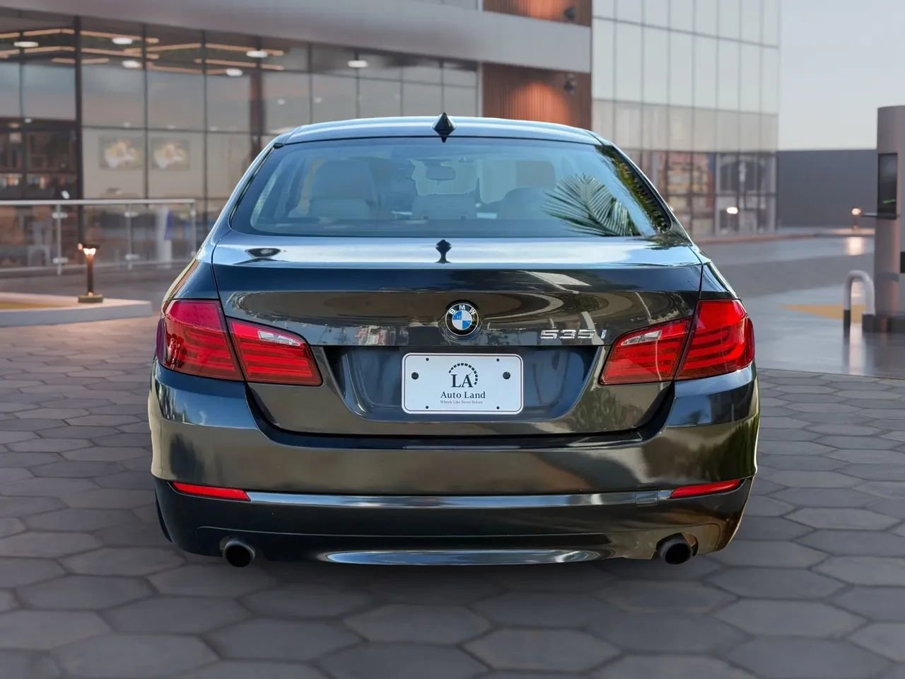 Used 2011 BMW 535i xDrive Sedan image 6