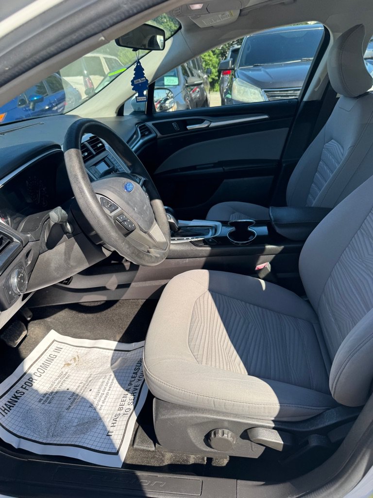 Used 2016 Ford Fusion S w/ Equipment Group 101A FWD image 7