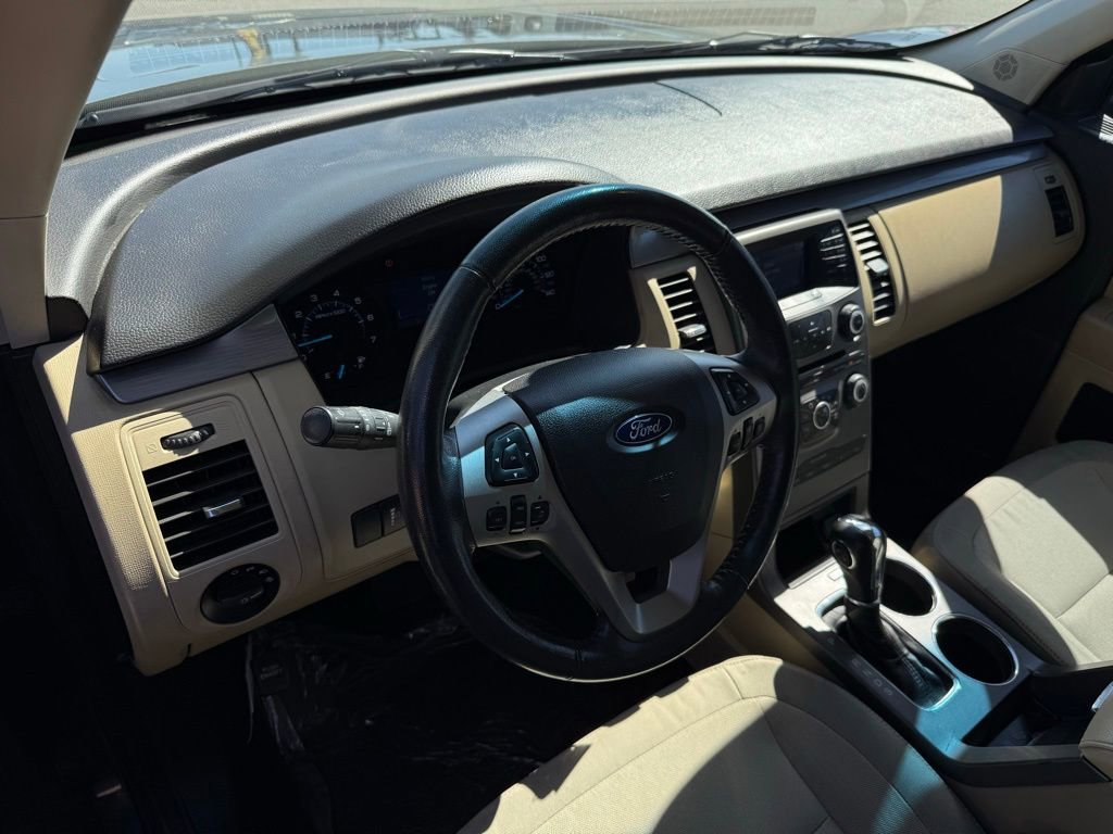 Used 2018 Ford Flex SE image 16