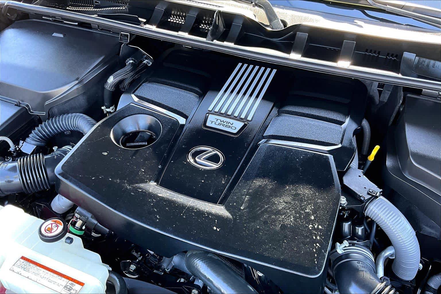 Certified 2024 Lexus LX 600 4WD w/ Luxury Package image 31