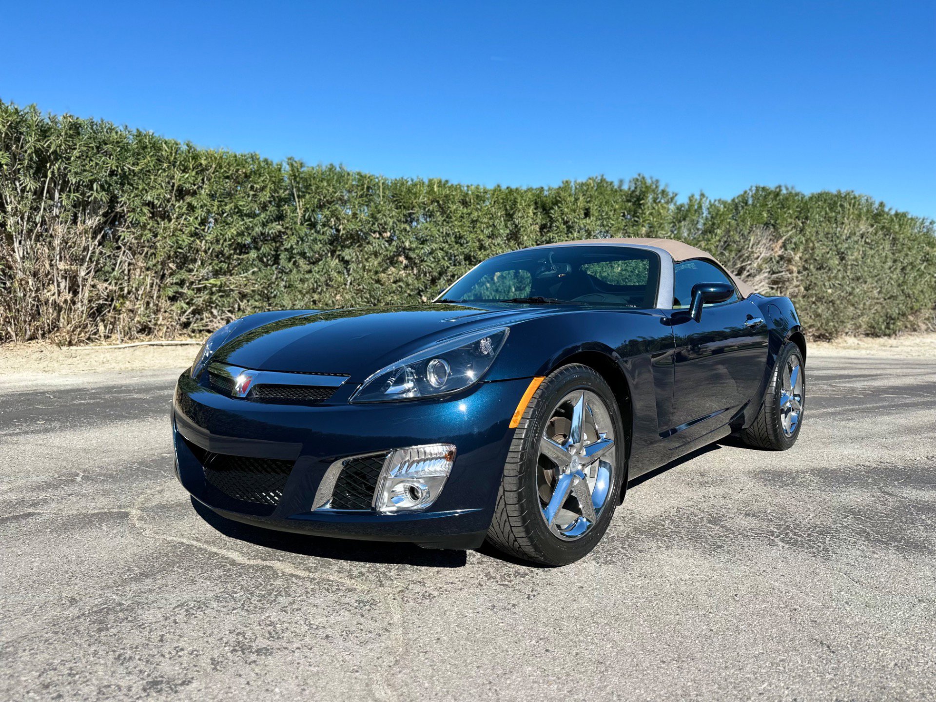 Used 2007 Saturn Sky Red Line image 2