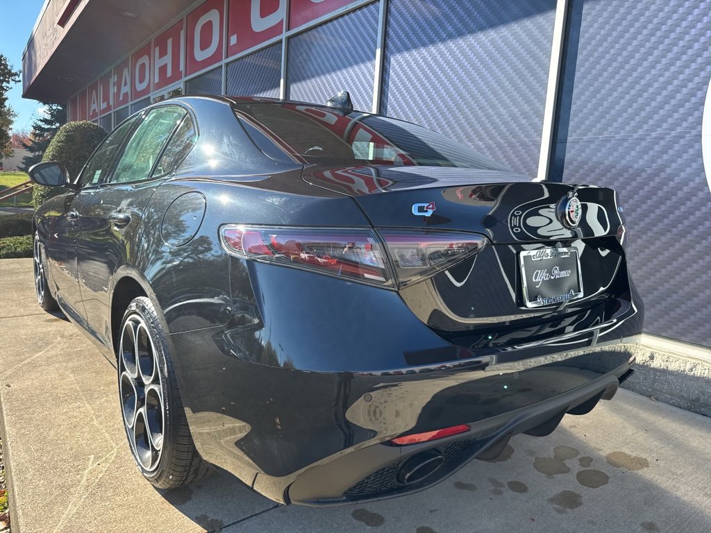 New 2025 Alfa Romeo Giulia AWD image 11
