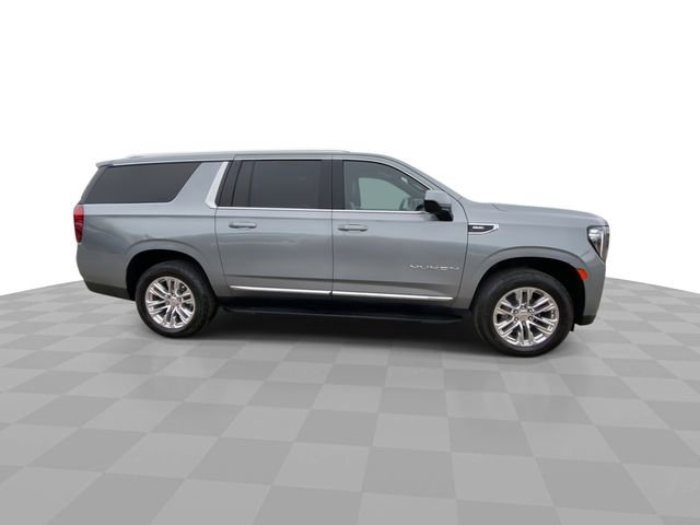 Used 2023 GMC Yukon XL SLT AWD/4WD image 3