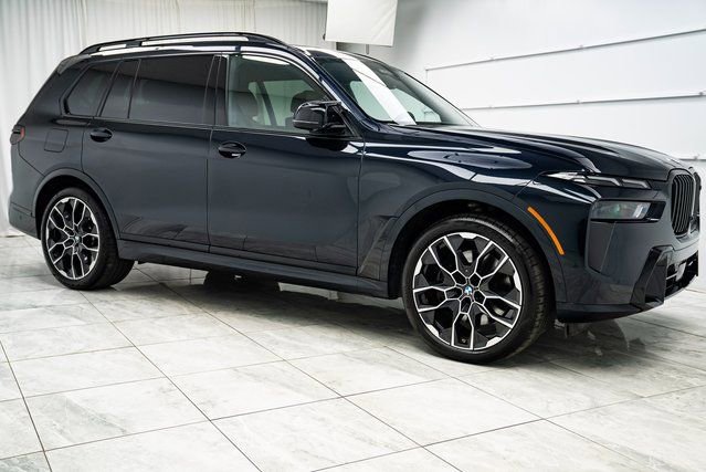 Used 2026 BMW X7 M60i image 2