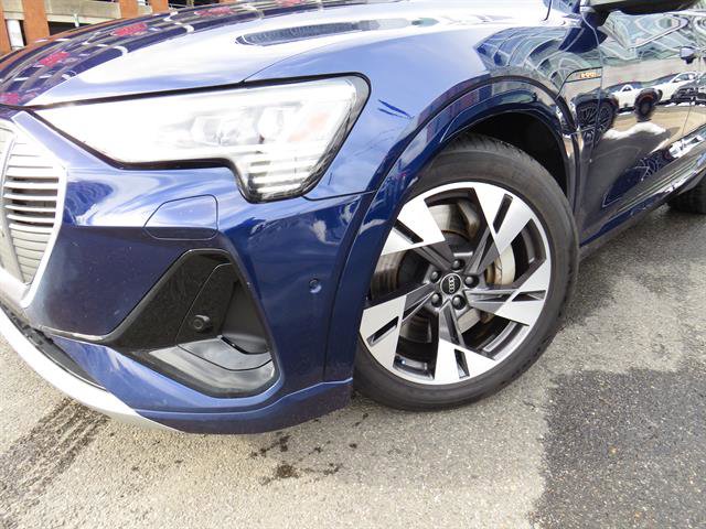 Used 2021 Audi e-tron Premium Plus w/ Premium Plus Package image 23