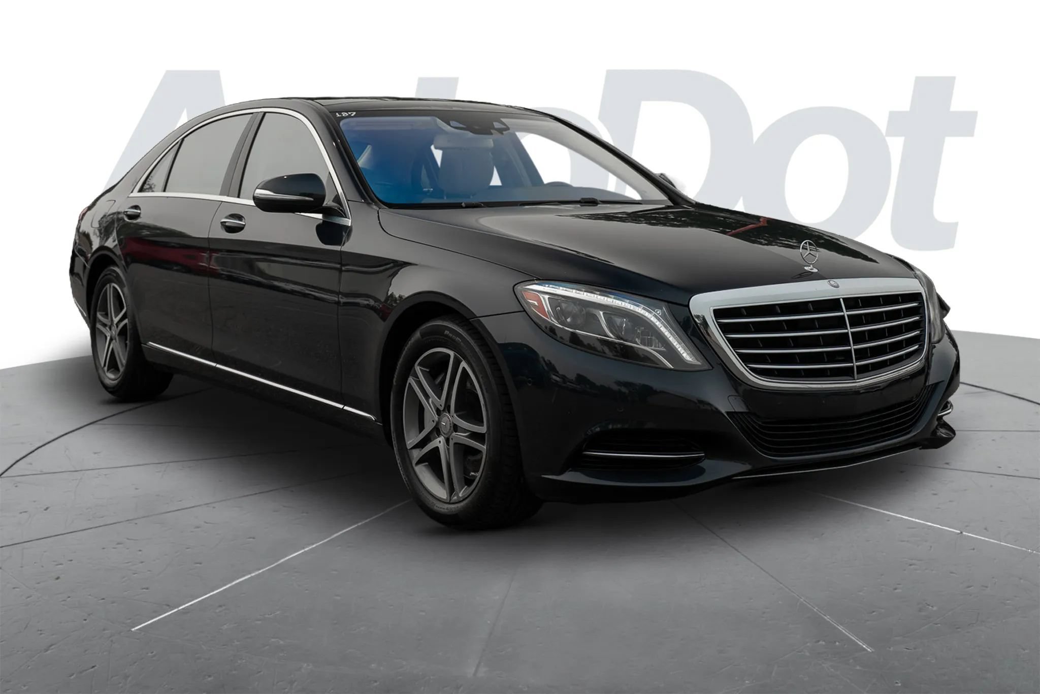 Used 2016 Mercedes-Benz S 550 4MATIC Sedan w/ Premium Package image 4