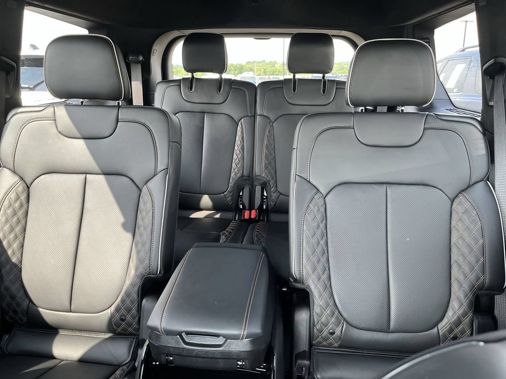 Used 2025 Jeep Grand Cherokee L Summit AWD/4WD image 23
