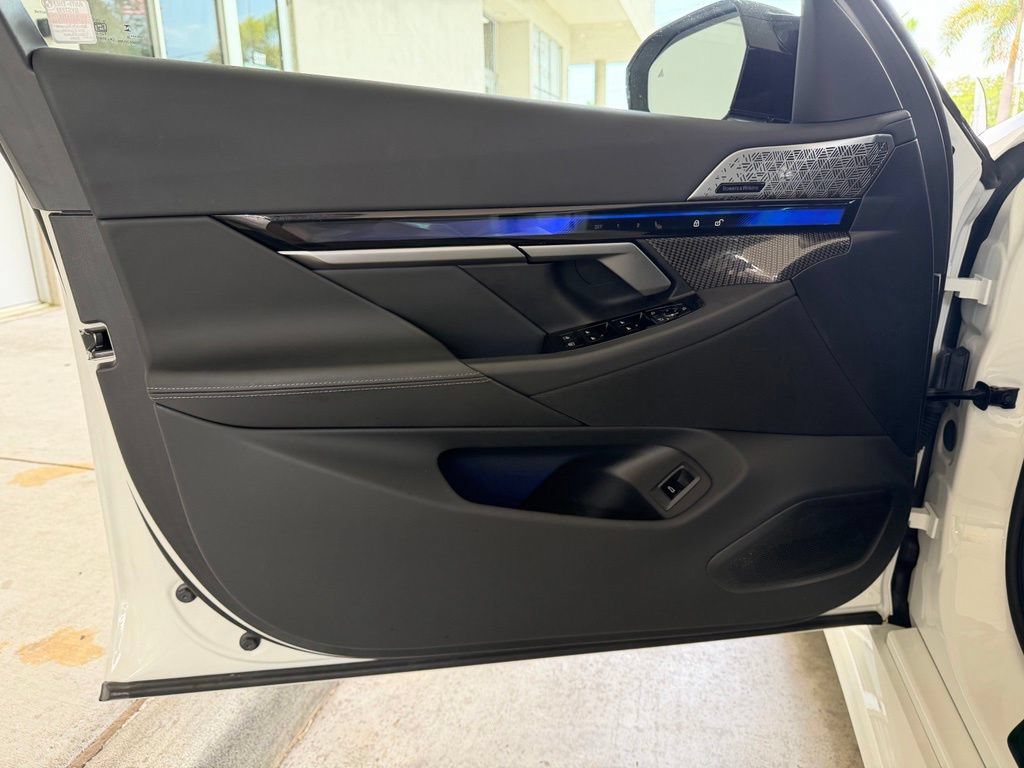 Used 2026 BMW M5 AWD/4WD image 39