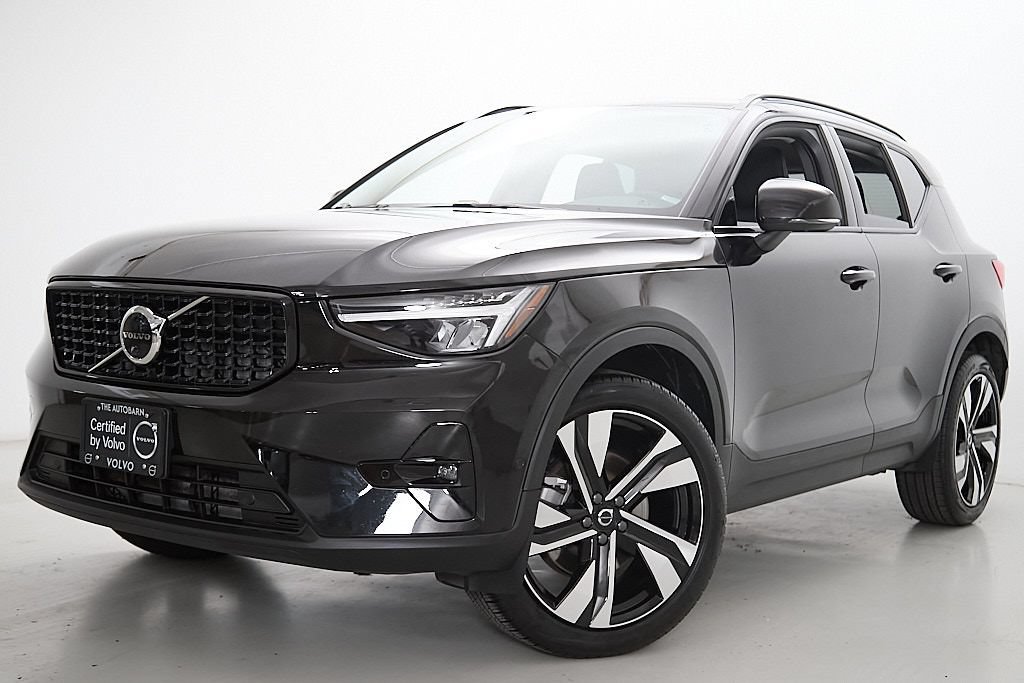Certified 2023 Volvo XC40 B5 Ultimate w/ Climate Package AWD/4WD image 2