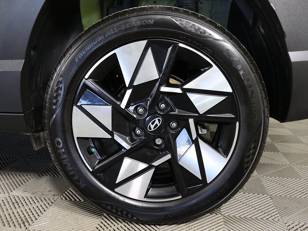 Used 2025 Hyundai Kona SEL image 19