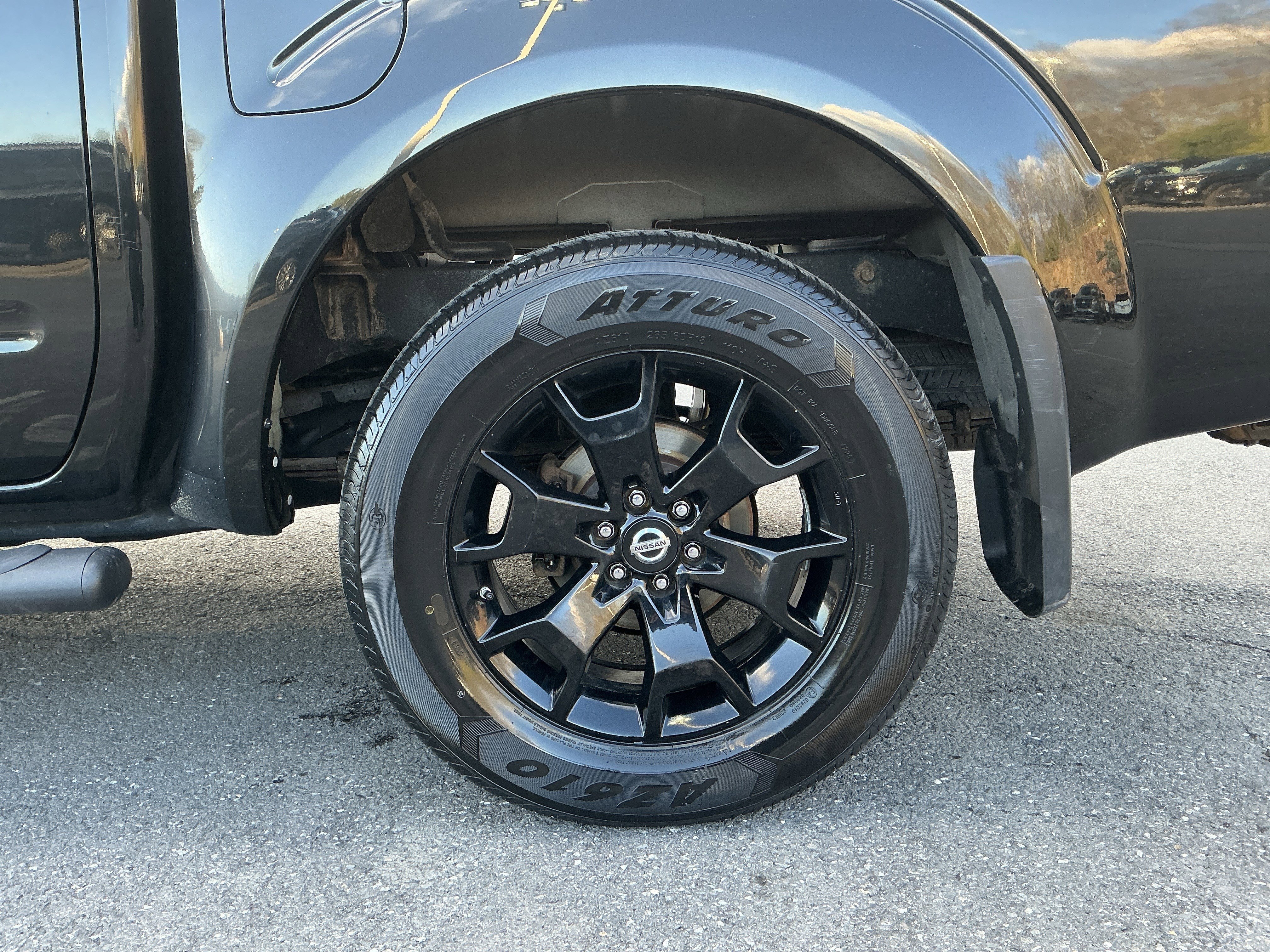 Used 2018 Nissan Frontier SV w/ Value Truck Package AWD/4WD image 9