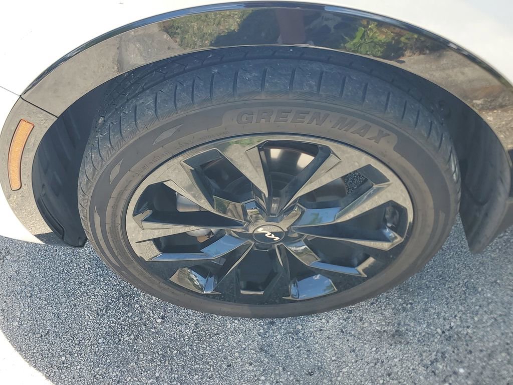 Used 2023 Kia Sorento SX image 4