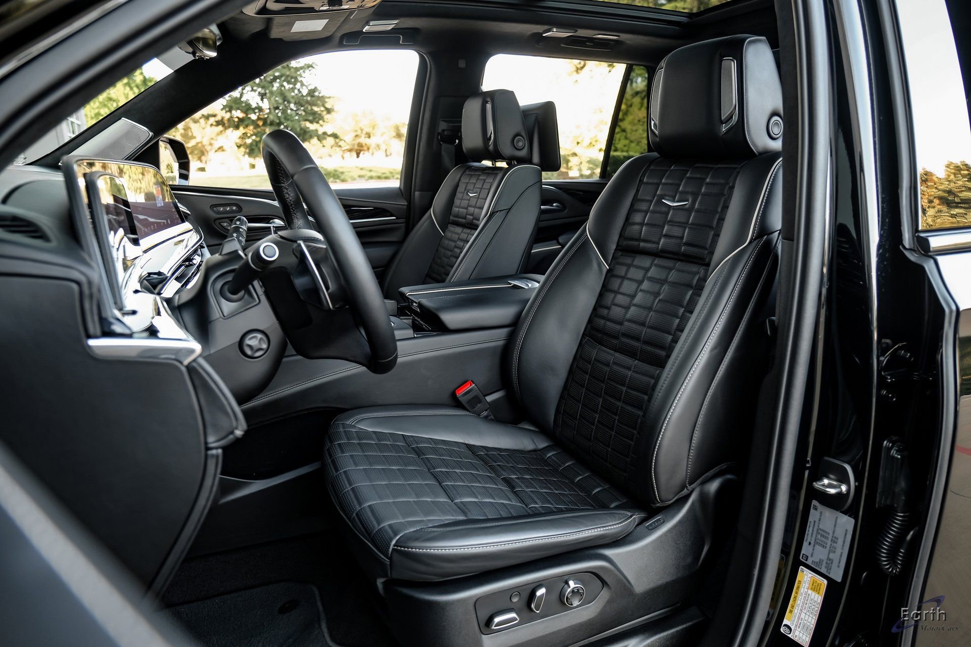 Used 2023 Cadillac Escalade V AWD/4WD image 35