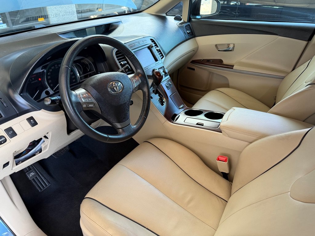 Used 2012 Toyota Venza Limited w/ Tow Pkg AWD/4WD image 7