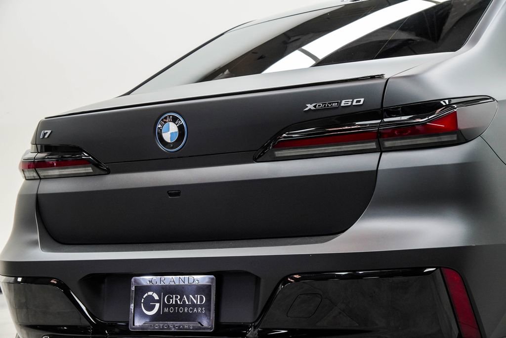 Used 2023 BMW i7 xDrive60 AWD/4WD image 12