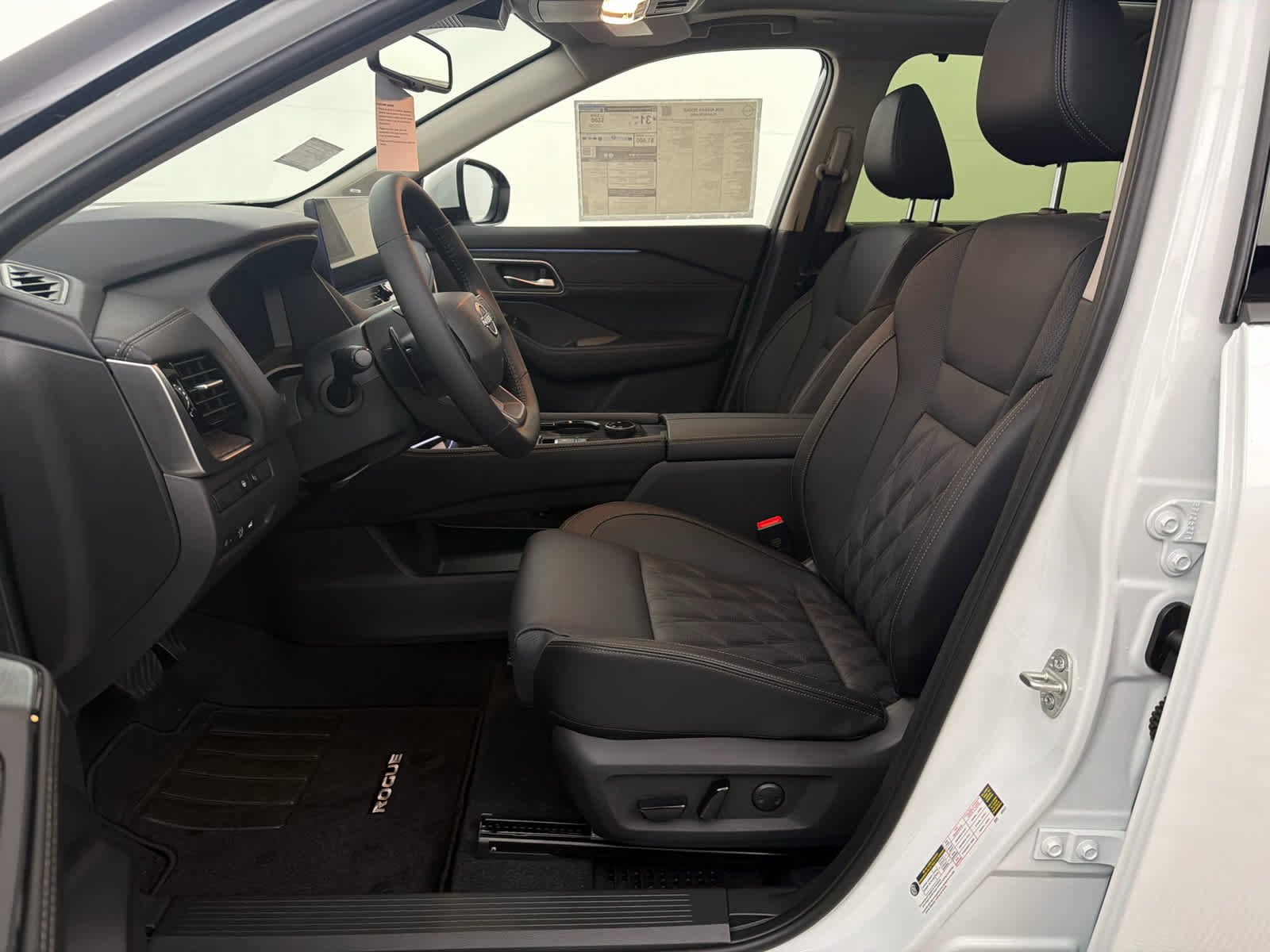 New 2026 Nissan Rogue Platinum w/ Platinum Premium Package image 14