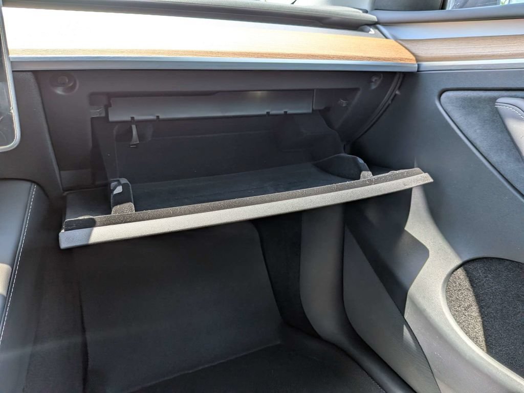 Used 2022 Tesla Model Y Performance AWD/4WD image 34