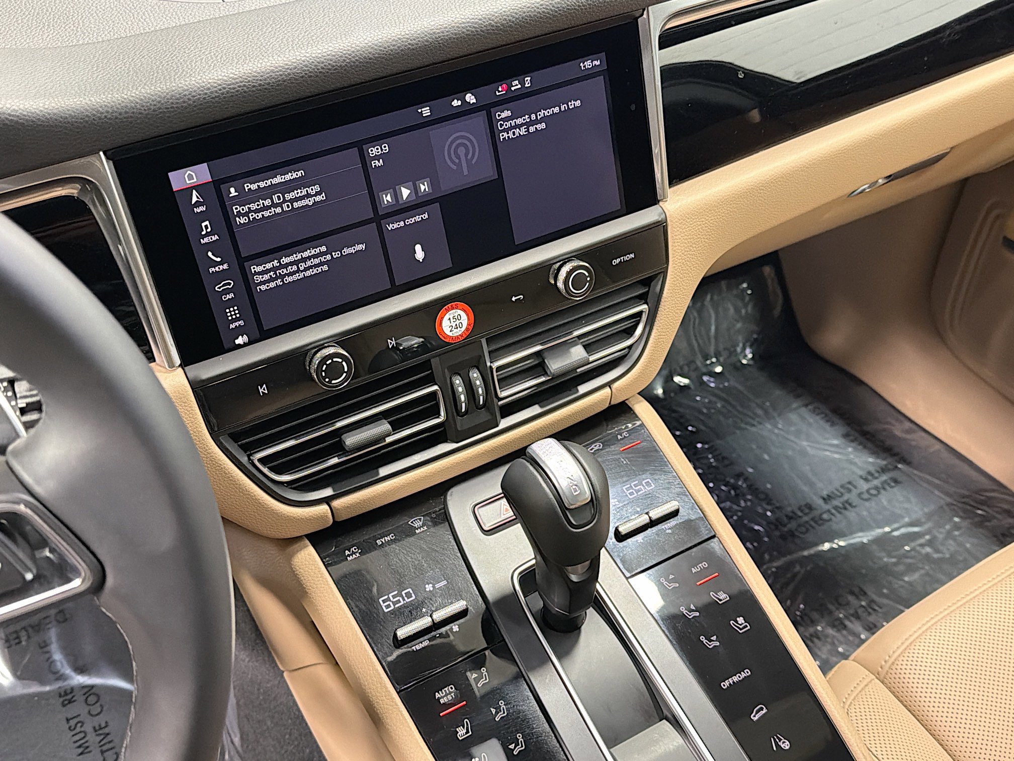 Certified 2025 Porsche Macan image 27