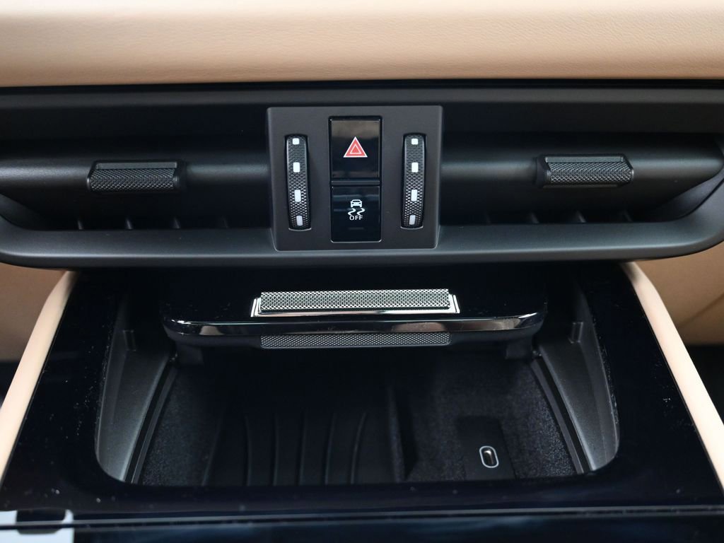 Certified 2026 Porsche Cayenne Coupe image 23