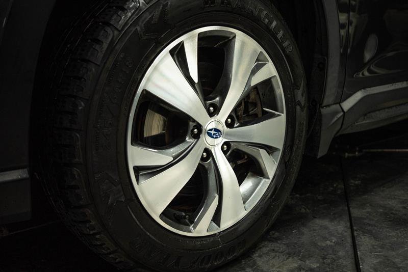 Used 2019 Subaru Ascent Premium AWD/4WD image 3