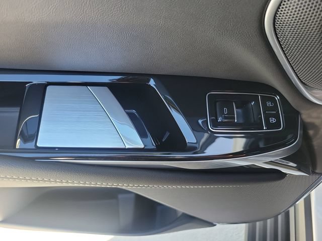 New 2026 Cadillac Escalade Sport w/ LPO, ONYX Package AWD/4WD image 14