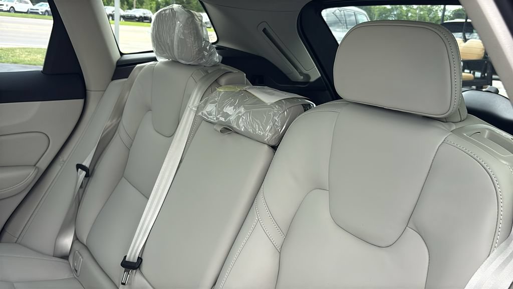 New 2026 Volvo XC60 T8 Ultra w/ Protection Package Premier AWD/4WD image 26