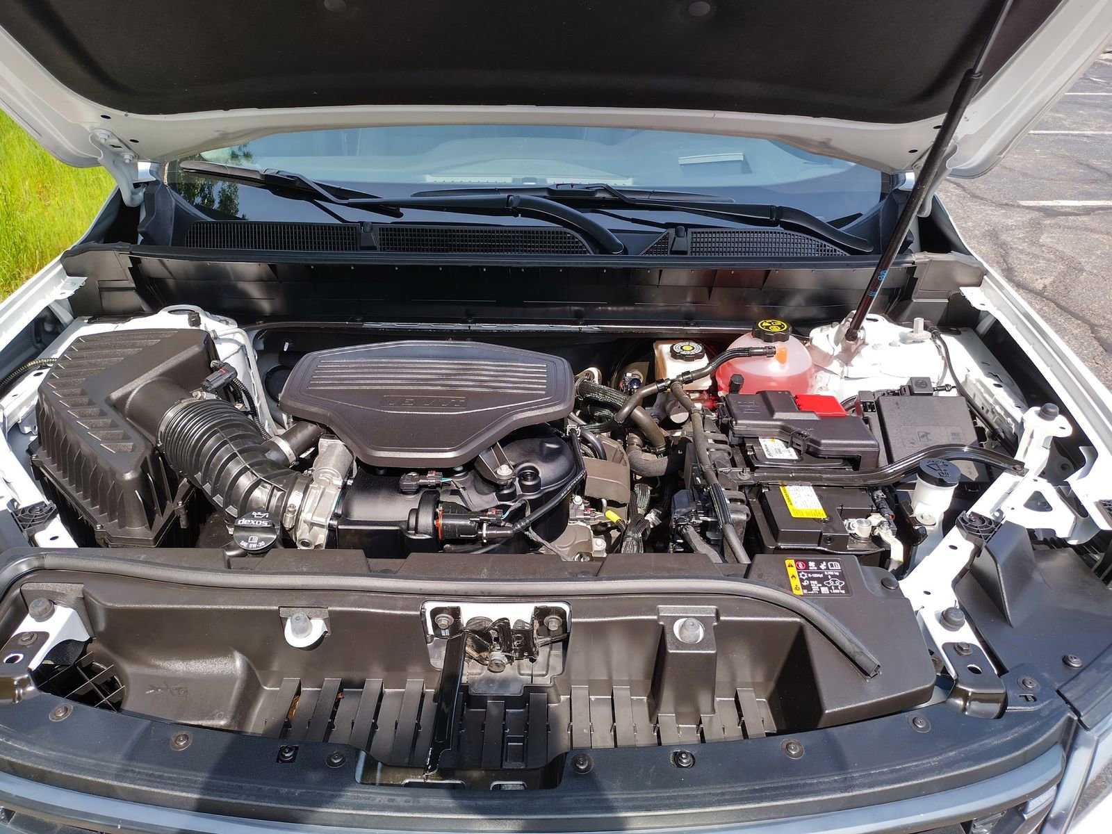 Used 2023 GMC Acadia AT4 w/ Technology Package image 27