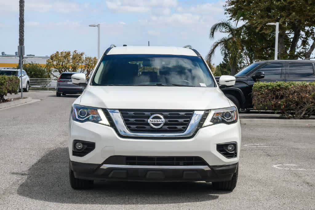 Used 2017 Nissan Pathfinder SV AWD/4WD image 2