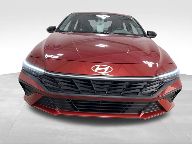 Certified 2025 Hyundai Elantra Sport image 6