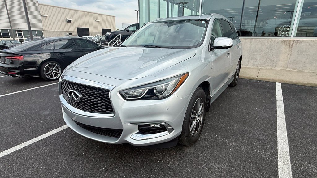 Used 2017 INFINITI QX60 Luxe AWD/4WD image 4
