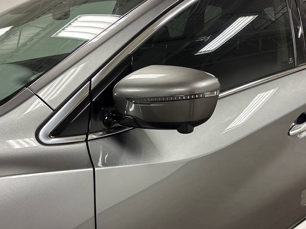 Used 2023 Nissan Murano SL FWD image 12