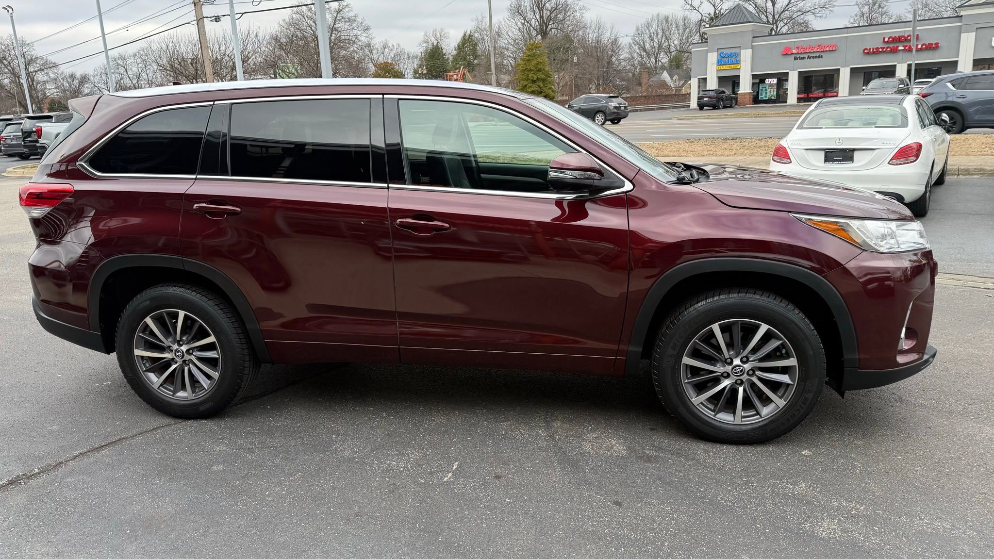 Used 2017 Toyota Highlander XLE image 8