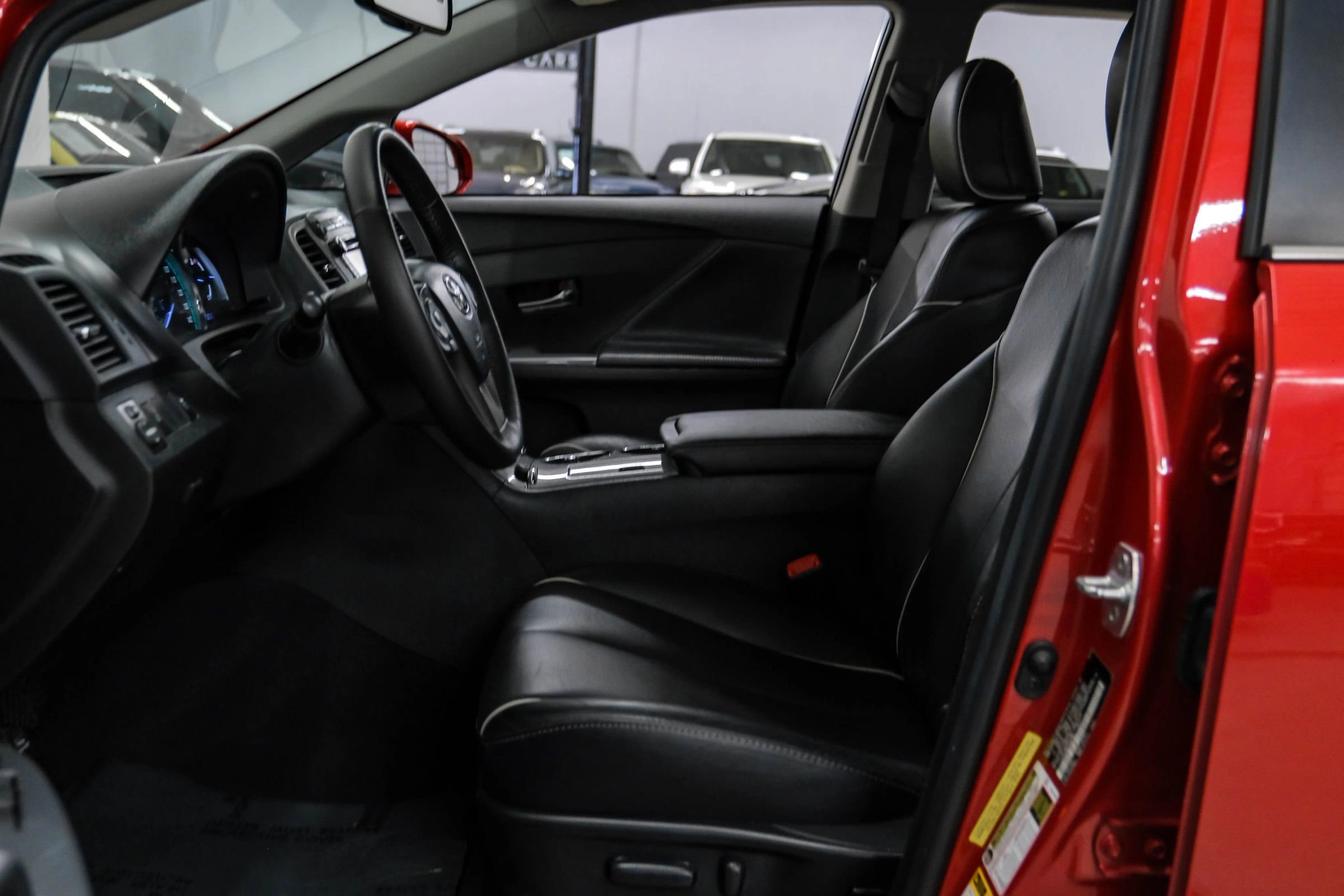 Used 2013 Toyota Venza XLE image 3