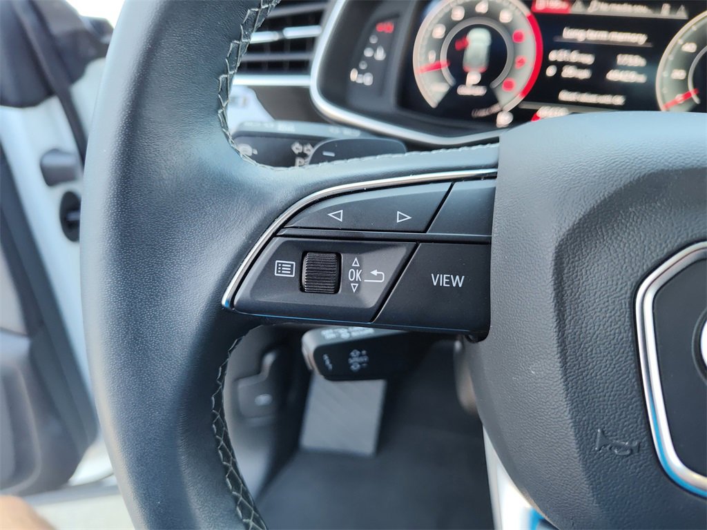 Used 2023 Audi Q8 Premium image 26