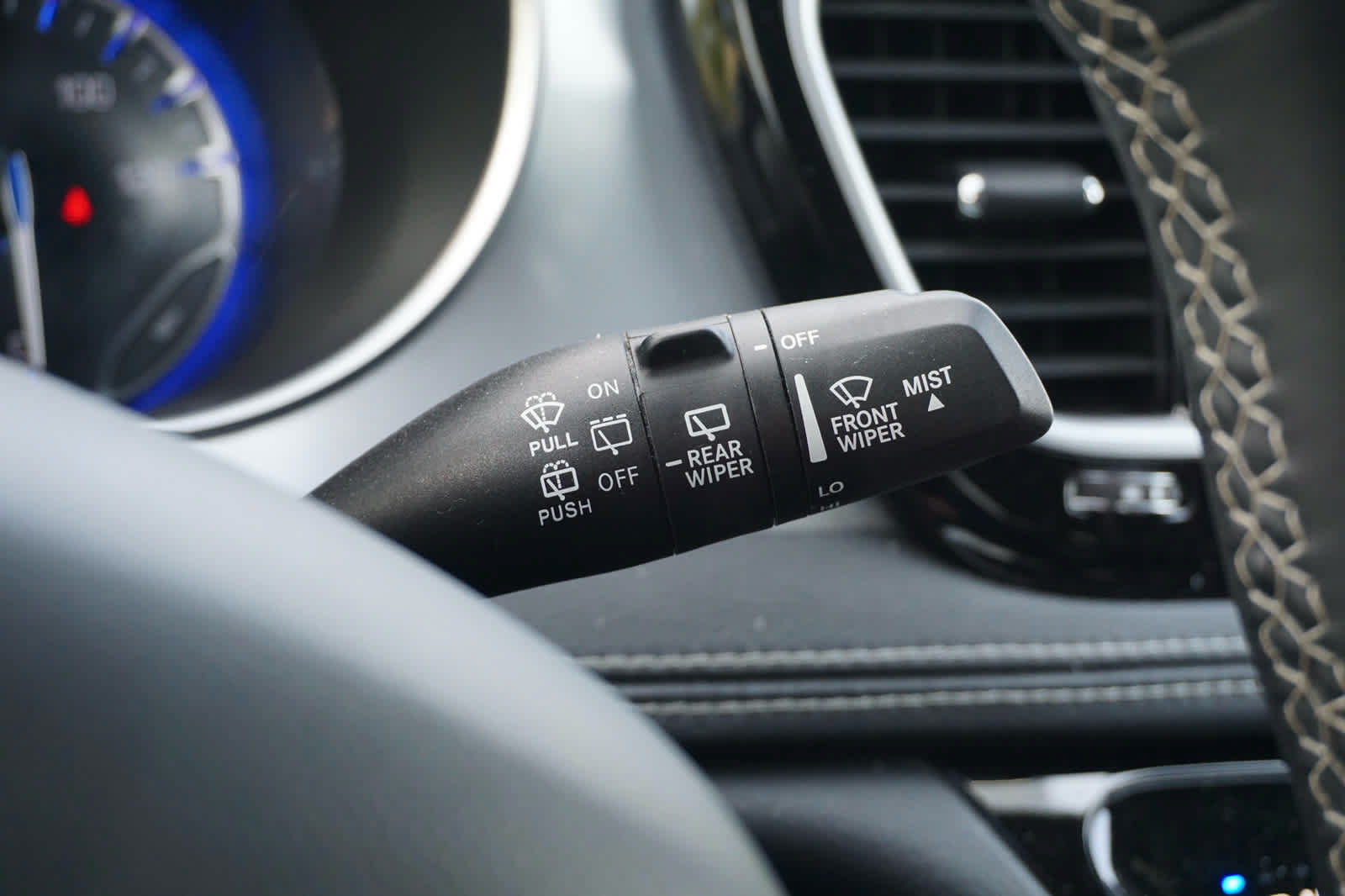 Used 2025 Chrysler Pacifica Limited FWD image 20