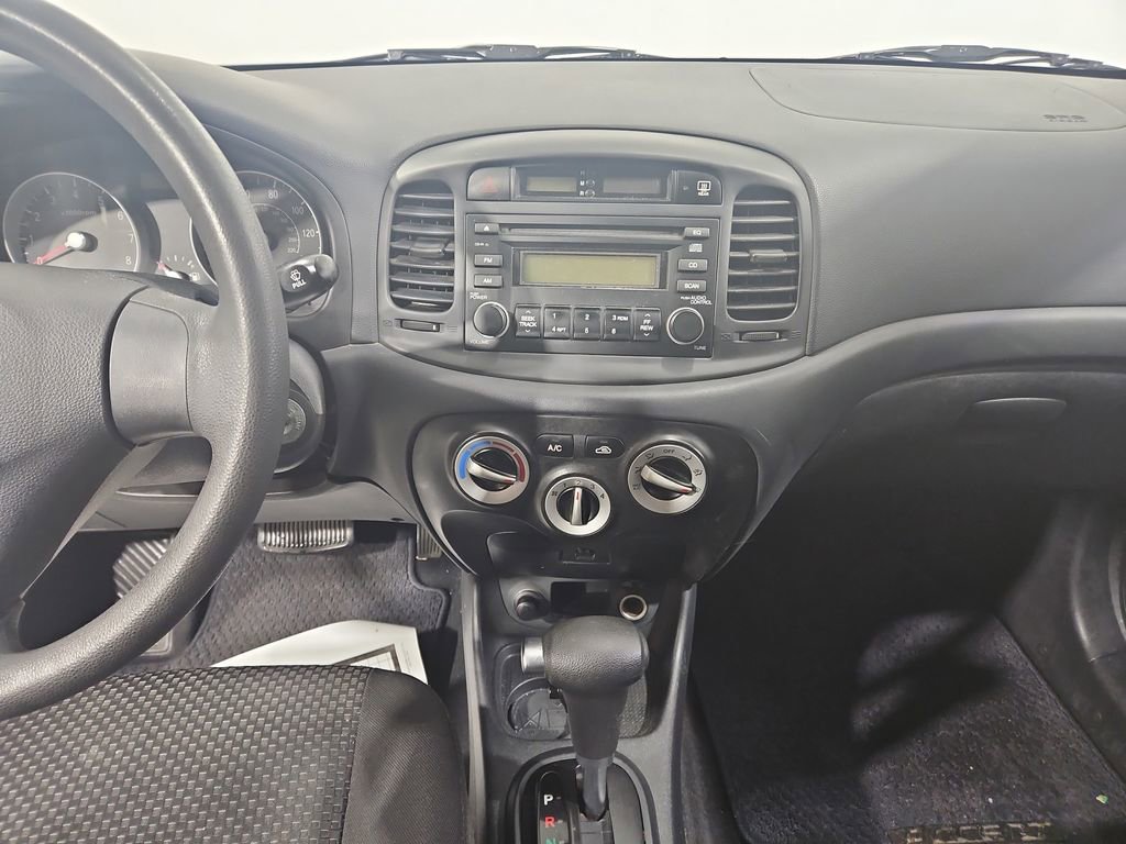 Used 2007 Hyundai Accent GS image 17