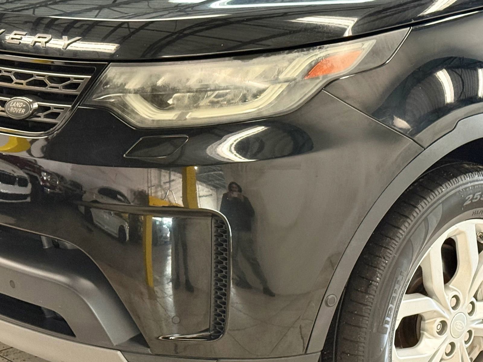 Used 2020 Land Rover Discovery SE image 4